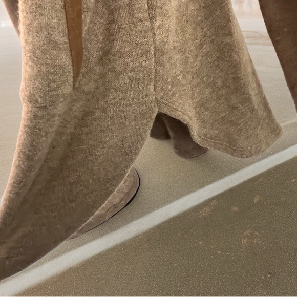 Cowl Neck Tunic Sweater by Hailey & Co - Size Large - Picture 10 of 12